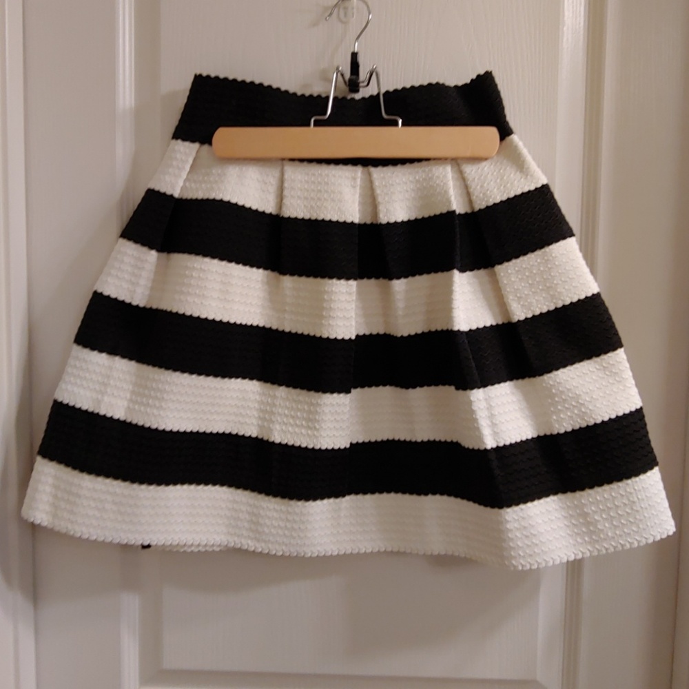 Black and white scallop skirt